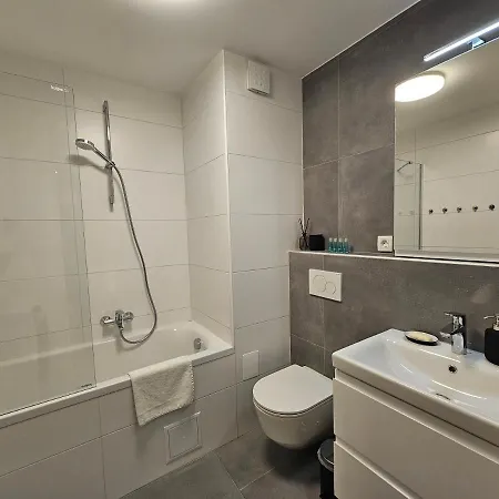 Daire Martin In The Center *