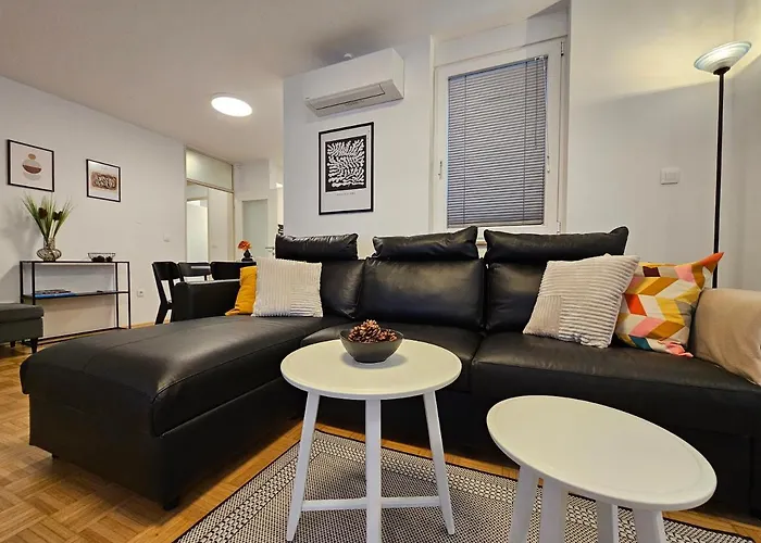 Martin In The Center Apartment