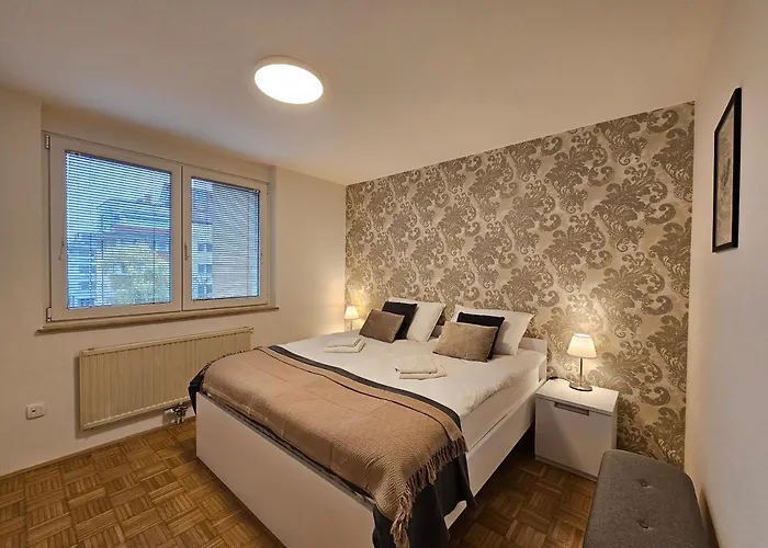 Martin In The Center *